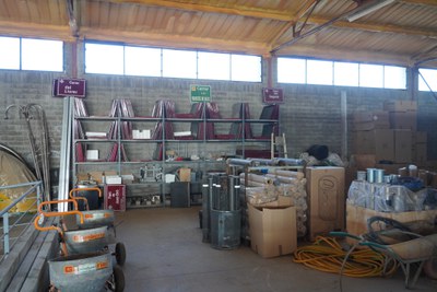 També hi ha material urbà de la ciutat.