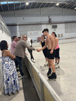El paer en cap s'ha interessat pel patinador del club que competeix a la World Skate, la màxima categoria nacional de patinatge artístic..