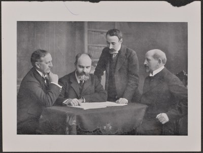 Viñes i Liaputnov estudiant una partitura. UdL..