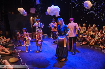 ¿Jugamos? Cía. Ninnus, Concierto familiar. De 0 a 5 años.