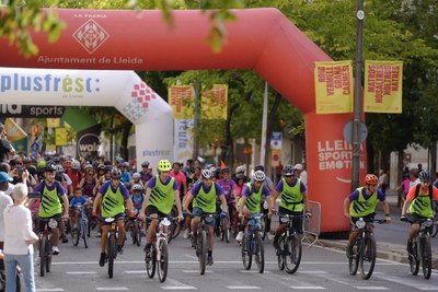 1500 bicicletas han participado en la pedalada popular que organiza el Ayuntamiento de Lleida por la Semana de la Movilidad.