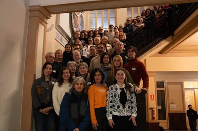 Foto de familia de los embajadores y embajadoras de Lleida que han asistido a la tradicional recepción de Navidad.