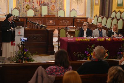 El pregón de Sor Lucía Caram ha abierto la fiesta de los Tres Tombs.