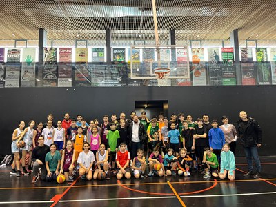 El concejal de Deportes y Actividad Física, Ignasi Amor, ha visitado este miércoles los que han organizado el Balàfia Voley y el Força Lleida en el pabellón Juanjo Garra.