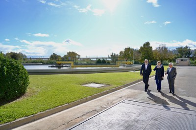 Larrosa e Iglesias han visitado hoy la depuradora de Lleida con los responsables de Aqualia.