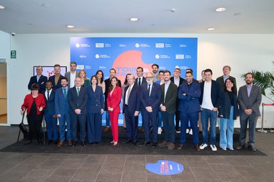 La Llotja de Lleida ha acogido la segunda jornada del Tour del Talento, con la presencia de SM la Reina, acompañada del alcalde Fèlix Larrosa, entre otras autoridades..