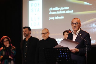 <bound method DexterityContent.Title of <NewsItem at /fs-paeria/paeria/es/actualidad/noticias/el-festival-poesia-lleida-comienza-con-un-acto-dedicado-a-vallverdu>>.