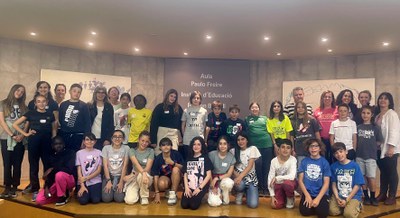 Los participantes en el encuentro de los Consejos de Niños de Lleida y Mollerussa.