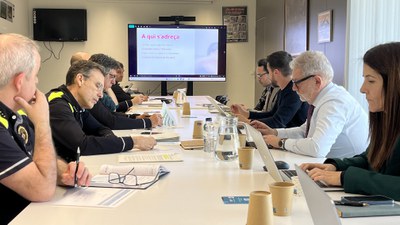 Reunión de mandos de la Guardia Urbana de Lleida, presidida por el paer jefe, Fèlix Larrosa, que celebra periódicamente..