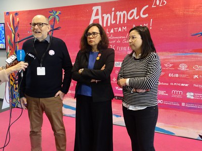 El concejal de Cultura, Jaume Rutllant, la directora de Animac, Carolina López y, la segunda teniente de alcalde, Jordina Freixanet; haciendo valoración de la 27a edición del festival.
