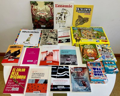 La Biblioteca Municipal de Pardinyes amplía la oferta con la compra de libros y juegos de mesa.