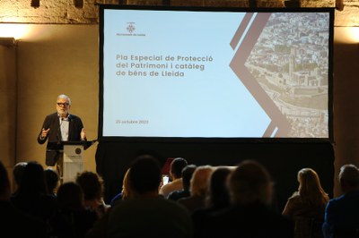 El alcalde de Lleida, Fèlix Larrosa, ha presidido la presentación del Catálogo.