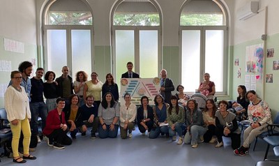 La Paeria intercambia experiencias sobre un proyecto municipal de participación inclusiva de las familias con otros países europeos. En la foto, intercambio de experiencias en Padua..