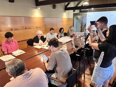 <bound method DexterityContent.Title of <NewsItem at /fs-paeria/paeria/es/actualidad/noticias/la-paeria-ratifica-que-la-sustitucion-de-los-arboles-de-rovira-roure-era-inevitable-por-su-mal-estado>>.