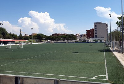 Imagen del césped artificial del campo de fútbol de Balàfia..
