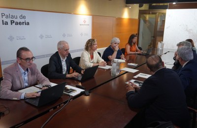 La Paeria trabaja para impulsar una incubadora de alta tecnología relacionada con el agrobiotech..