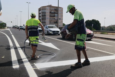 Hoy se ha terminado esta obra con la pintura de la señalización horizontal.