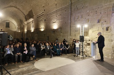 La sala de la Canonja de la Seu Vella ha acogido la presentación del nuevo Plan Único de Orbes i Serveis para el período 2025-2029 con el que el Gobierno de la Generalitat invertirá más de 71 millones de euros en la mejora de los pueblos y ciudades de la veguería de Lleida.