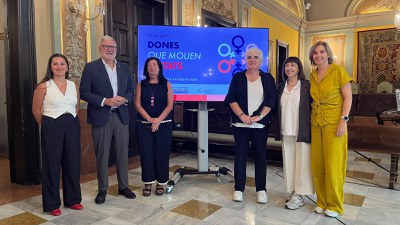 Larrosa, Valls y Martínez han presentado el "I Congrés Dones que mouen ciutats" acompañados del equipo de la Concejalía de Políticas Feministas.