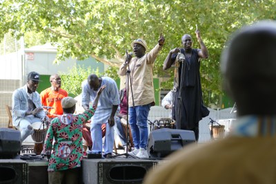 Concierto de djembés y muestra de danza senegalesa.