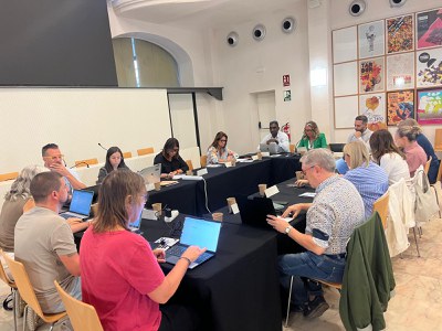 La Comisión Informativa de la Capital Cultural y las Oportunidades ha informado hoy sobre la nueva convocatoria de ayudas para la apertura de comercios en el Centro Histórico.