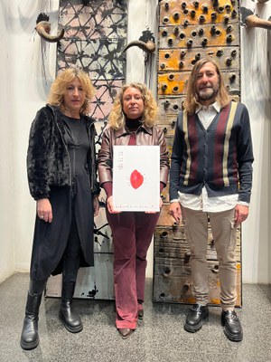 La concejala de Cultura, Pilar Bosch, con la nueva dirección artística del festival, formada por Anselm Ros Perdrix y Meritxell Cucurella-Jorba.