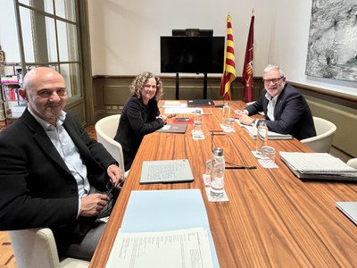 El alcalde de Lleida, Fèlix Larrosa, se reunió hoy en Barcelona con la Consejera de Cultura, Sònia Hernández.