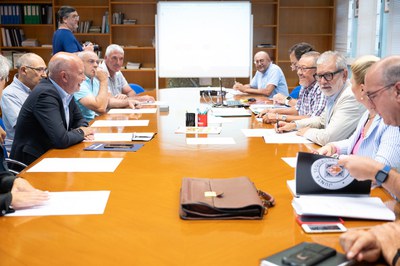 La Comunidad de Regantes del Canal de Pinyana, presidida por el alcalde de Lleida, Fèlix Larrosa, se reunió hoy con el consejero de Acción Climática, Alimentación y Agenda Rural, David Mascort.