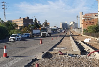 <bound method DexterityContent.Title of <NewsItem at /fs-paeria/paeria/es/actualidad/noticias/tareas-de-pavimentacion-en-la-avenida-industria-este-lunes>>.